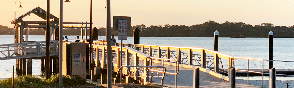 Bribie Waterways Motel is situated right across from the picture perfect Pumicestone Passage.