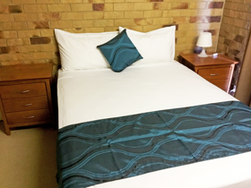 Bribie Waterways Motel - 2 Bedroom Aaprtment Rooms